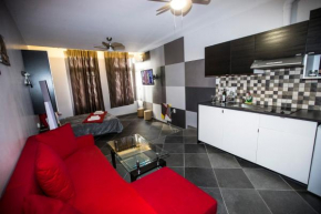 Trendy Living in Monastiraki